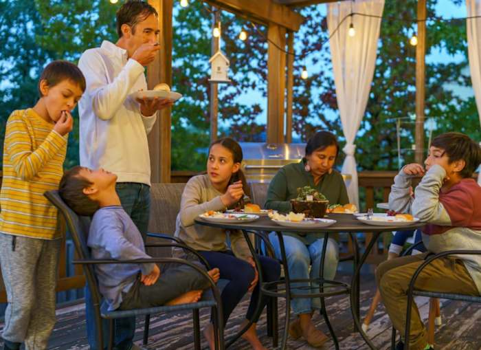 SI Showcase Outdoor Decor Lead